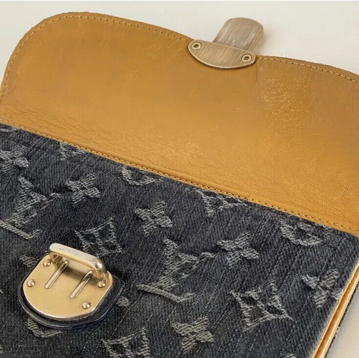 Louis Vuitton Portefeuille Amelia Black
