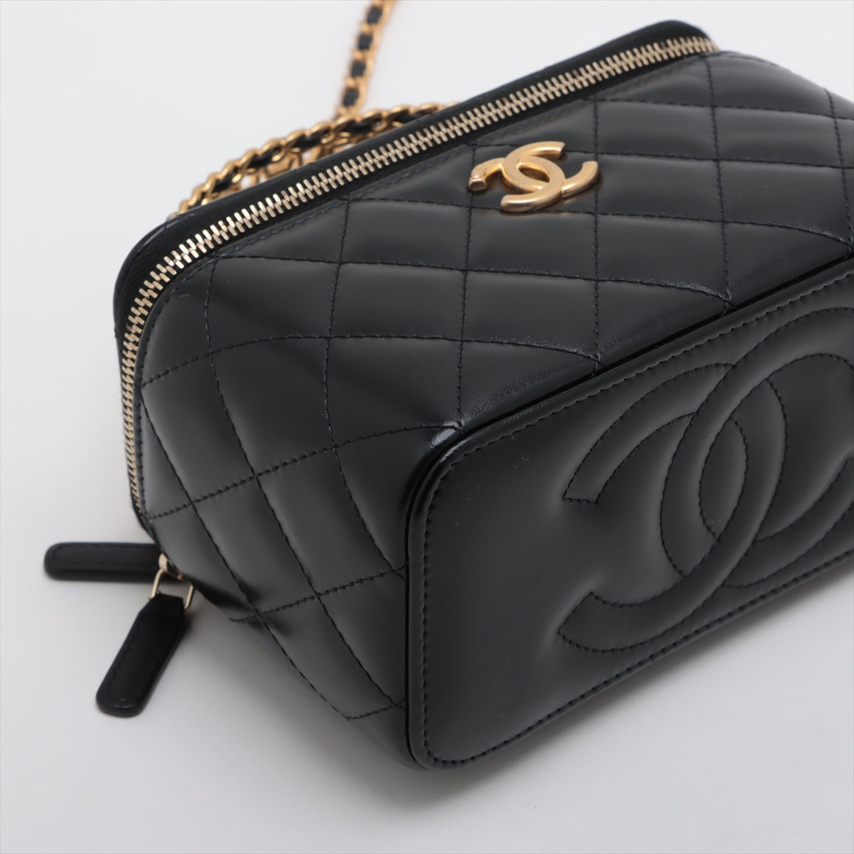 Chanel Mattress kin Chain Shoulder Bag Vanity Black Gold