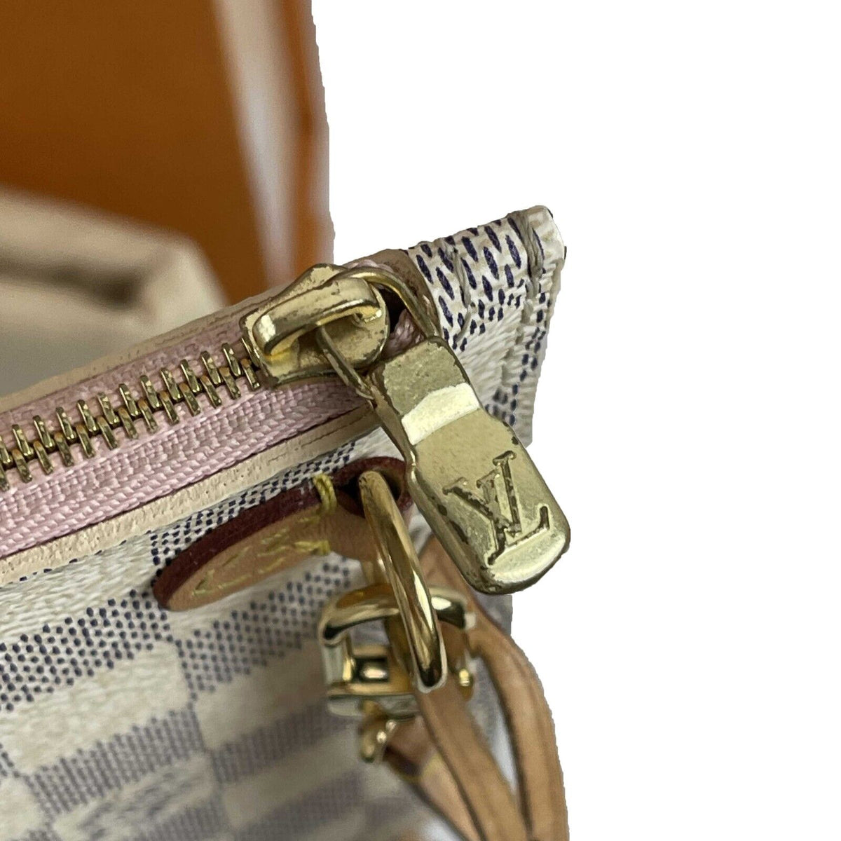 LOUIS VUITTON Neverfull GM Damier Azur W/Pouch White Handbag