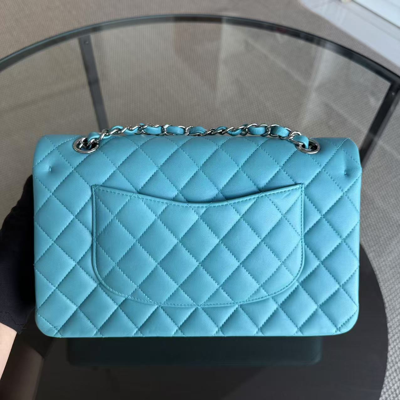 *Un* Chanel Classic Flap Medium - 25CM Quilted Lambskin Blue Silver Hardware Series 19