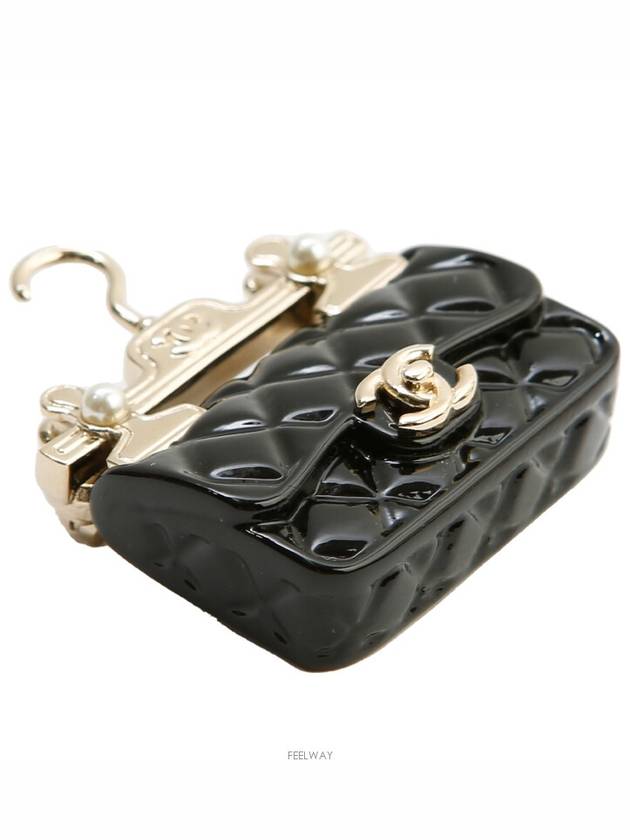 Classic flap bag brooch champagne gold 70546 Chanel