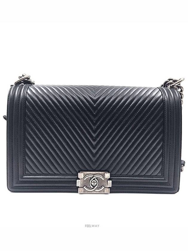 Calfskin Chevron Boy Bag New Medium Chanel
