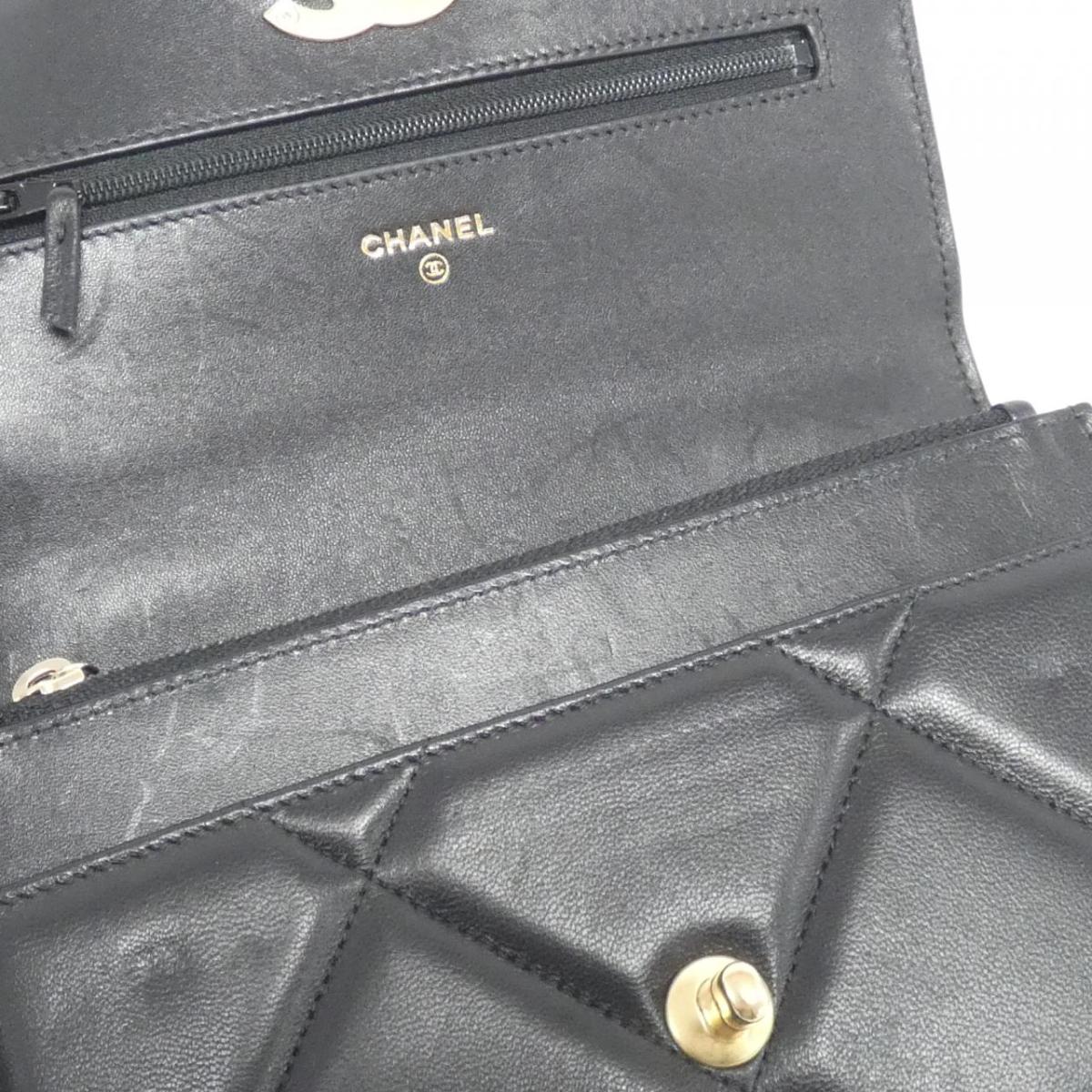 Chanel 19 Line AP3267 Chain Wallet