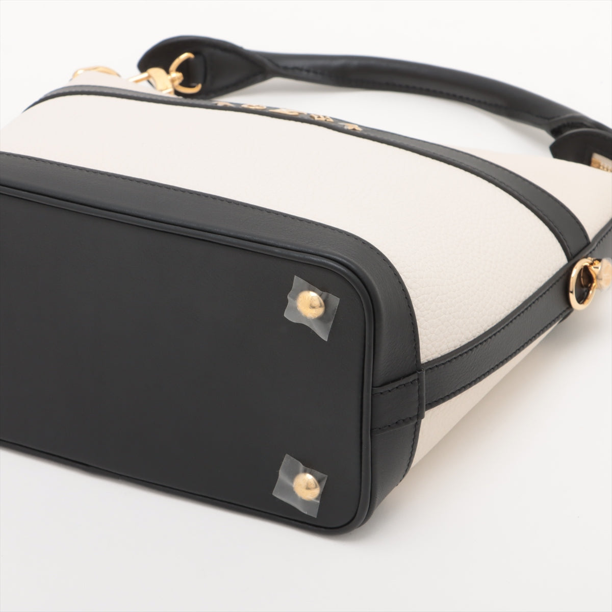 Louis Vuitton LV logo cruiser PM M57813   responsiveness