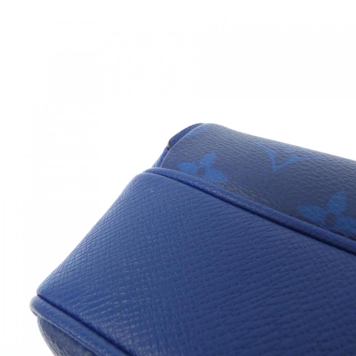 Louis Vuitton Taiga Lama Outdoor Messenger PM M30242 Shoulder Bag
