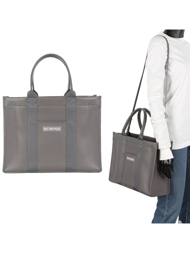 Luxury Balenciaga  Hardware Medium Grain Calfskin Tote Bag Dark Grey