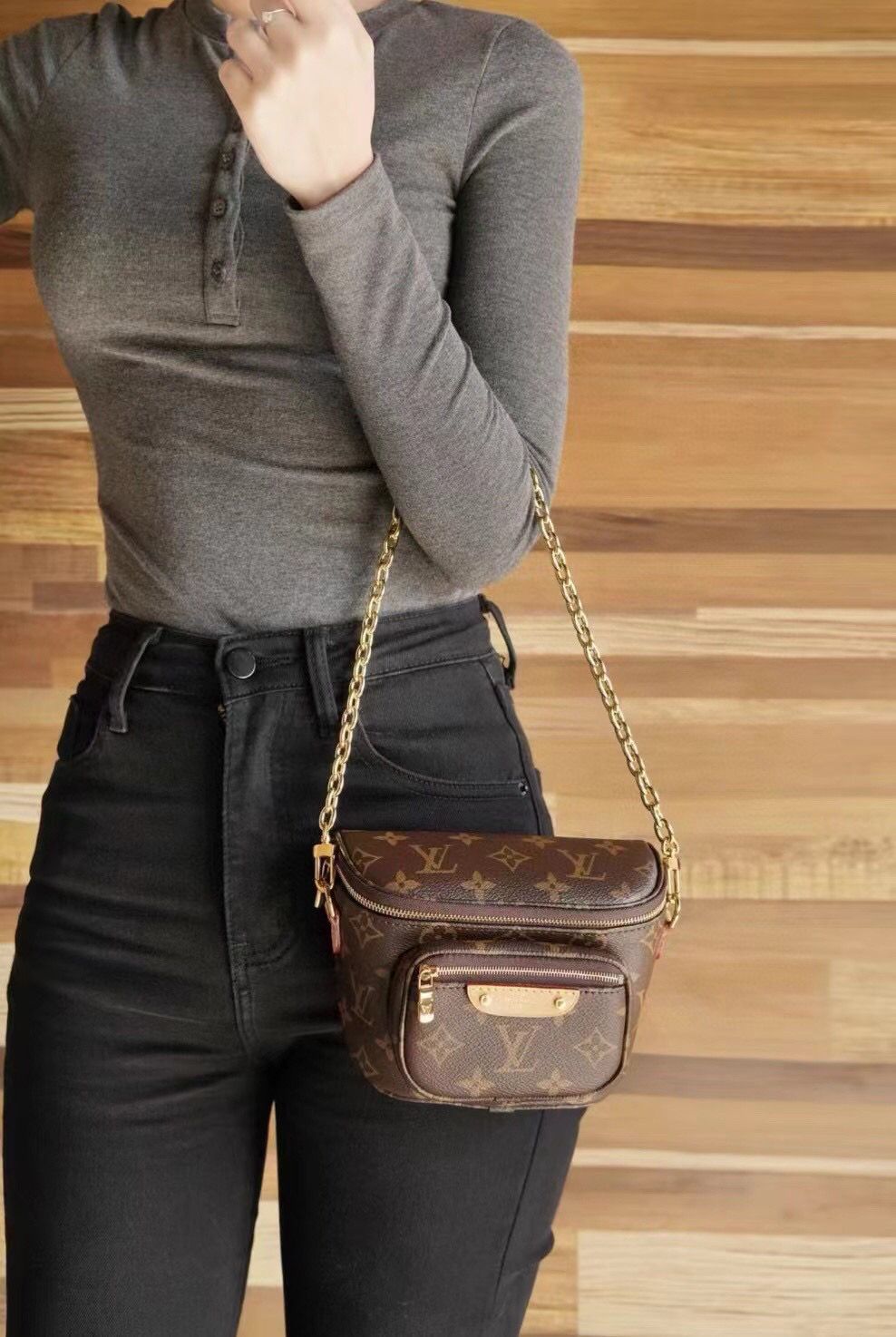 Preloved Louis Vuitton monogram mini bumbag chip 20*11cm 12522