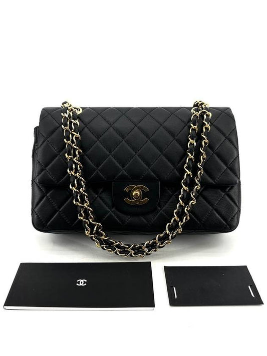 Lambskin classic medium shoulder bag Chanel