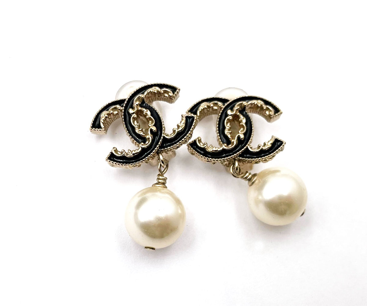 Top Quality Chanel Gold CC Black Ruffle Pearl Dangle Clip on Earrings
