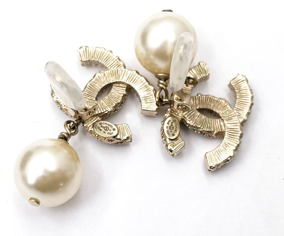 Top Quality Chanel Gold CC Black Ruffle Pearl Dangle Clip on Earrings