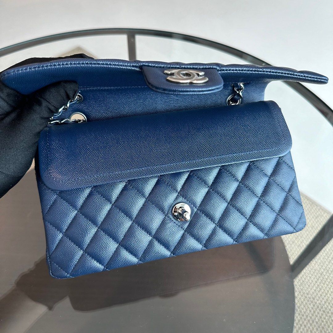 *Brand New* Caviar Medium Quilted Dark Blue SHW No 24