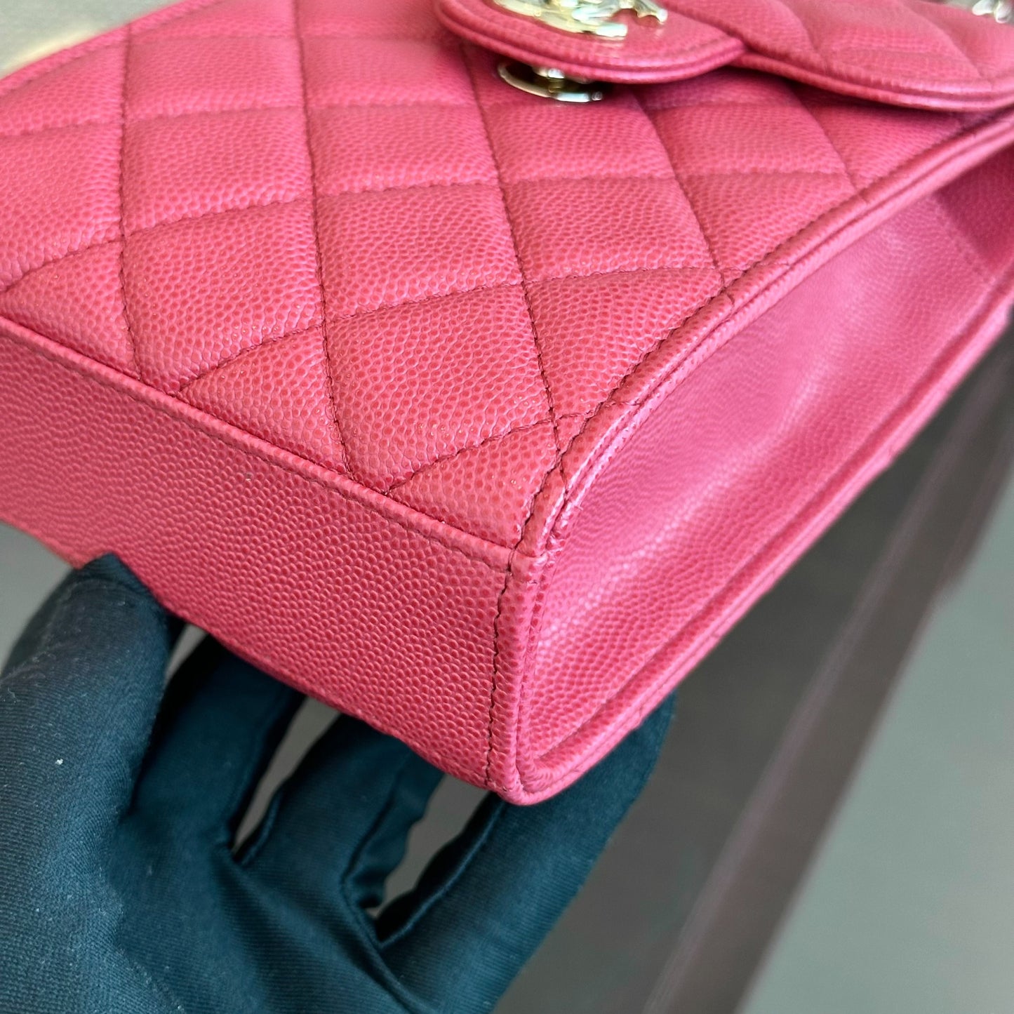 *Brand New, Receipt Full Set* Caviar Phone Holder Chain Shoulder Bag No 29