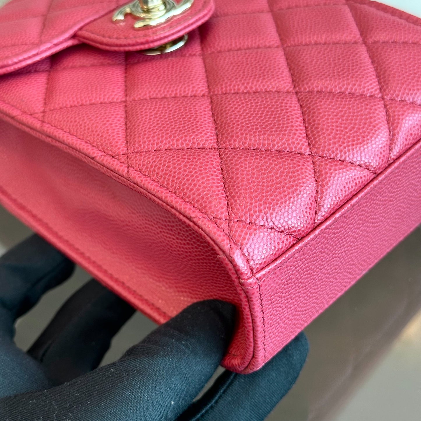 *Brand New, Receipt Full Set* Caviar Phone Holder Chain Shoulder Bag No 29