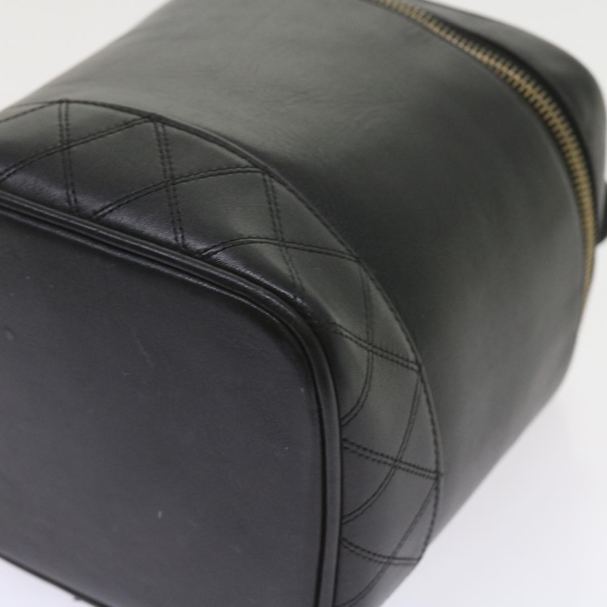 CHANEL Vanity Cosmetic Pouch Leather Black CC Auth bs10095