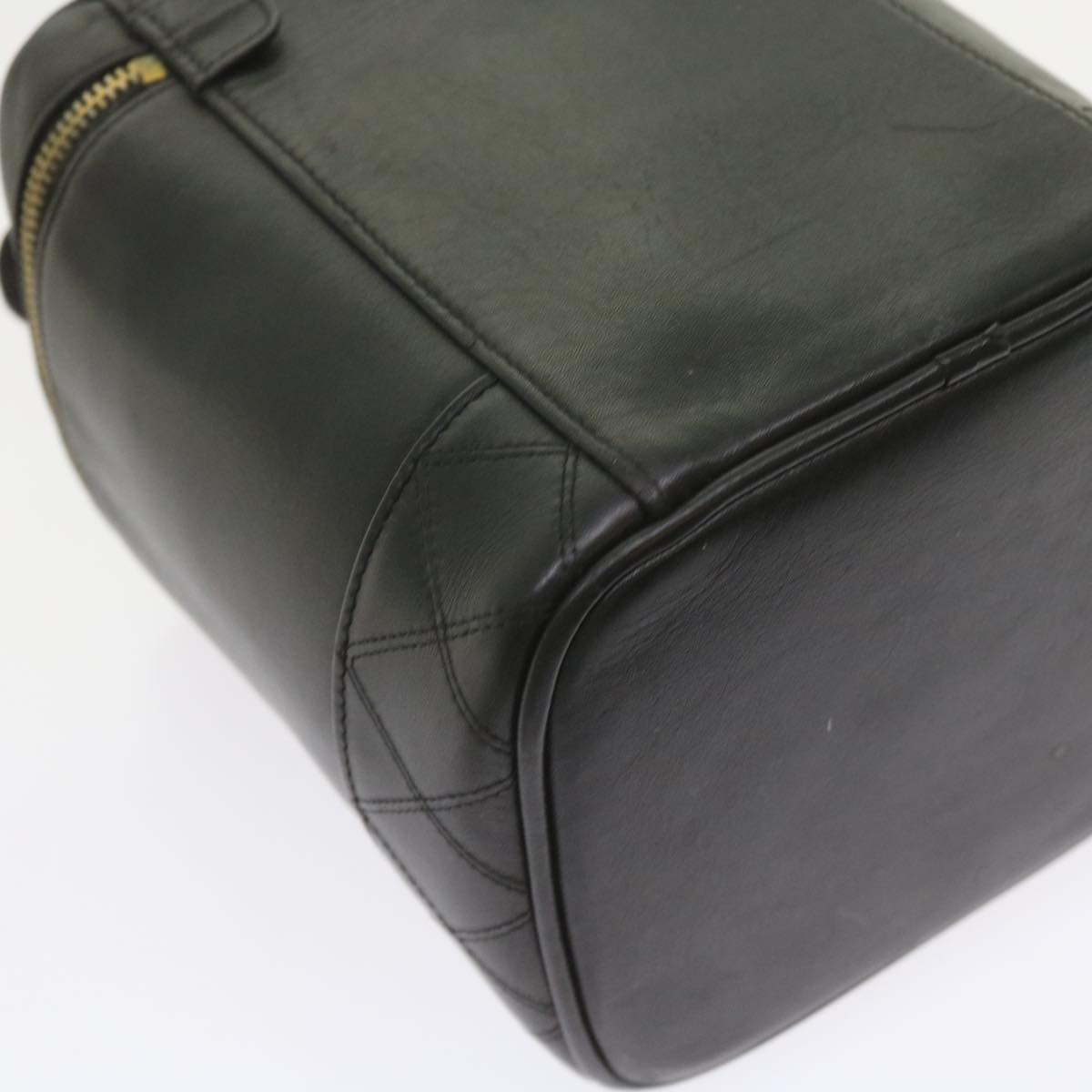 CHANEL Vanity Cosmetic Pouch Leather Black CC Auth bs10095
