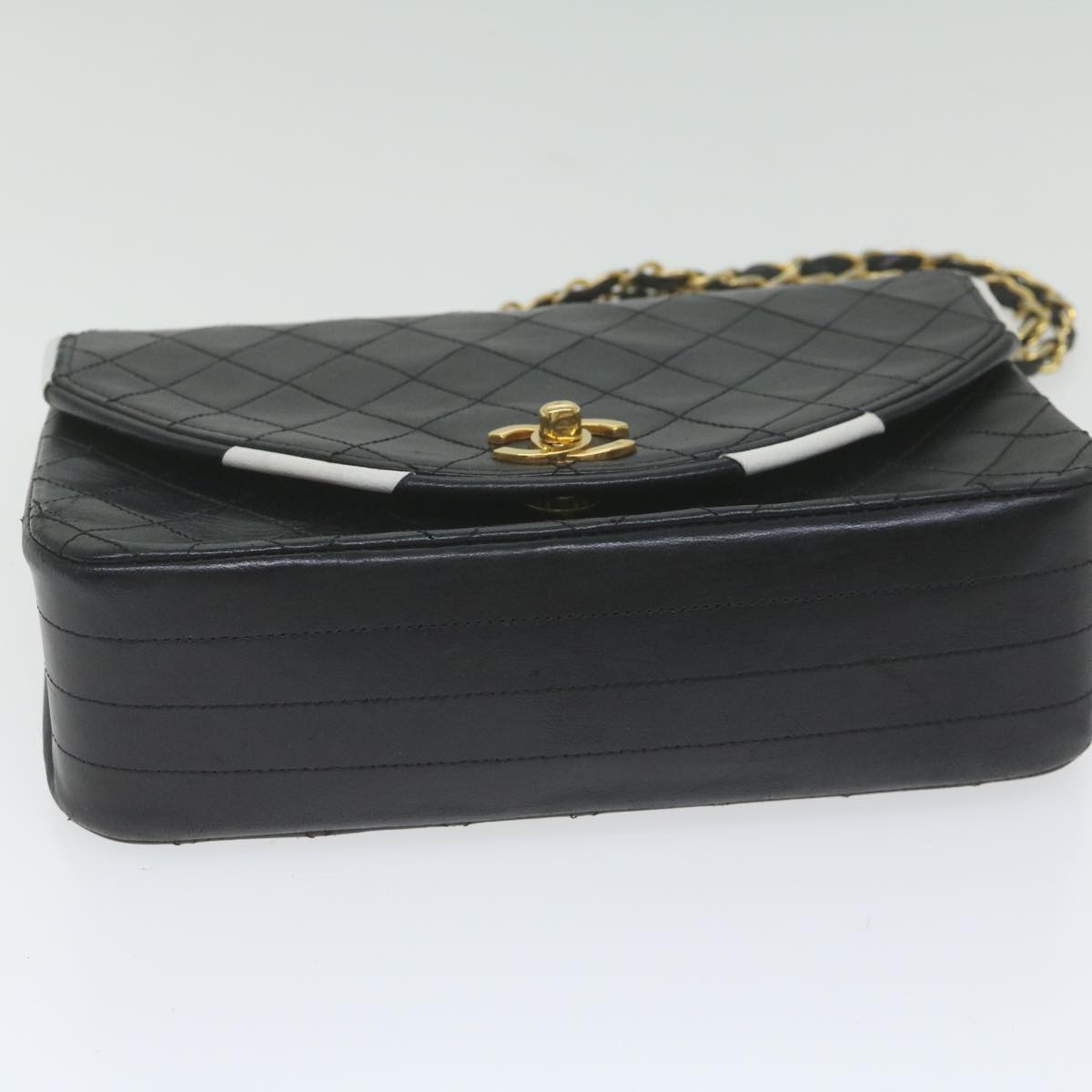 Top Quality Chanel Matelasse Chain Shoulder Bag Lamb Skin Black White CC Auth bs10325