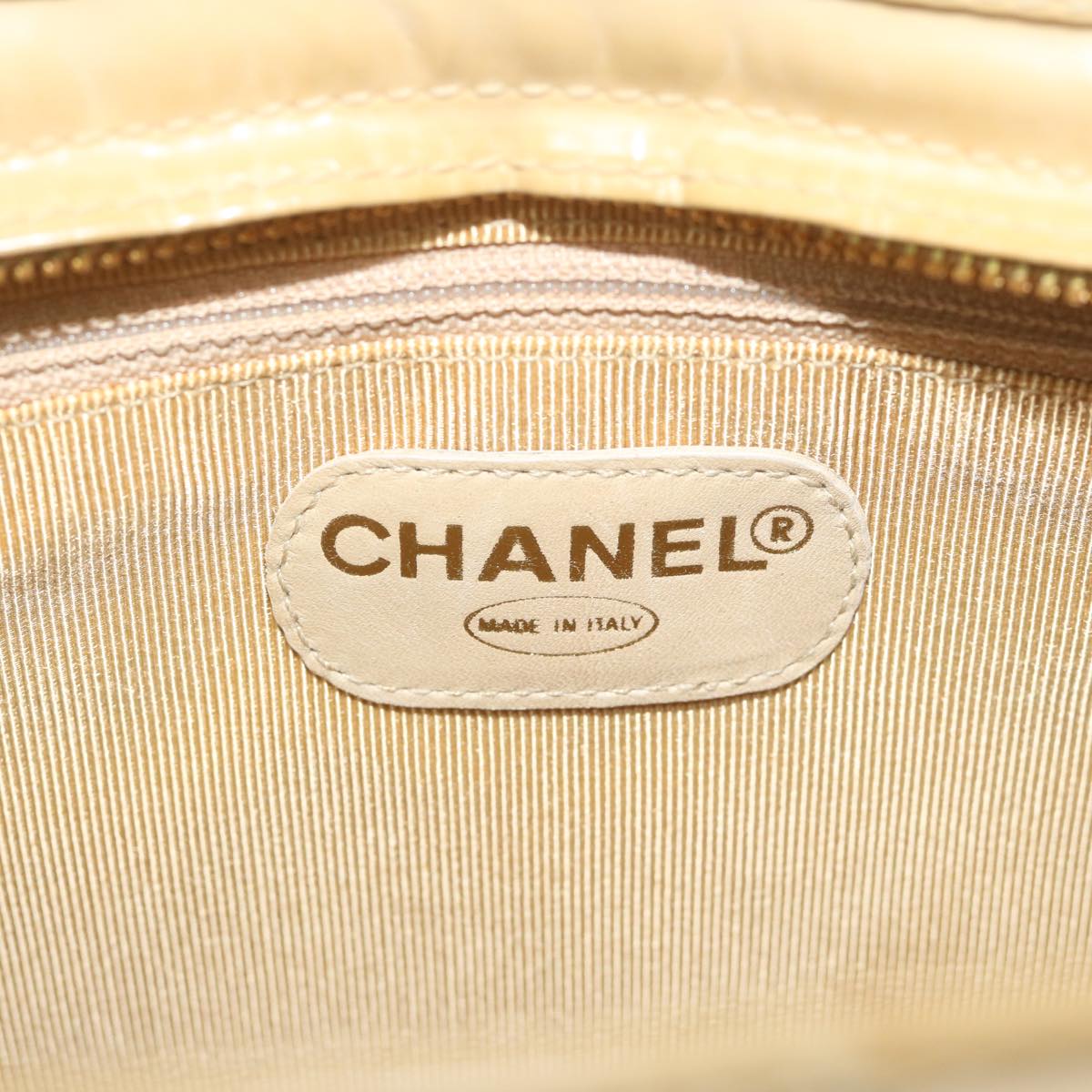 CHANEL Shoulder Bag Patent leather Beige CC Auth bs10487