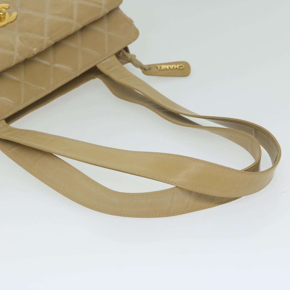 CHANEL Shoulder Bag Patent leather Beige CC Auth bs10487