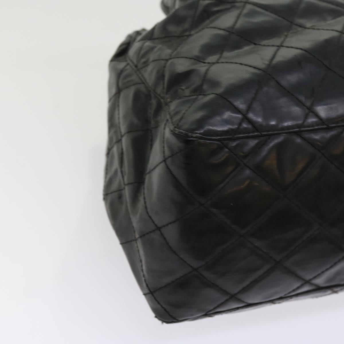 Top Quality Chanel Matelasse Shoulder Bag Patent leather Black CC Auth bs10560