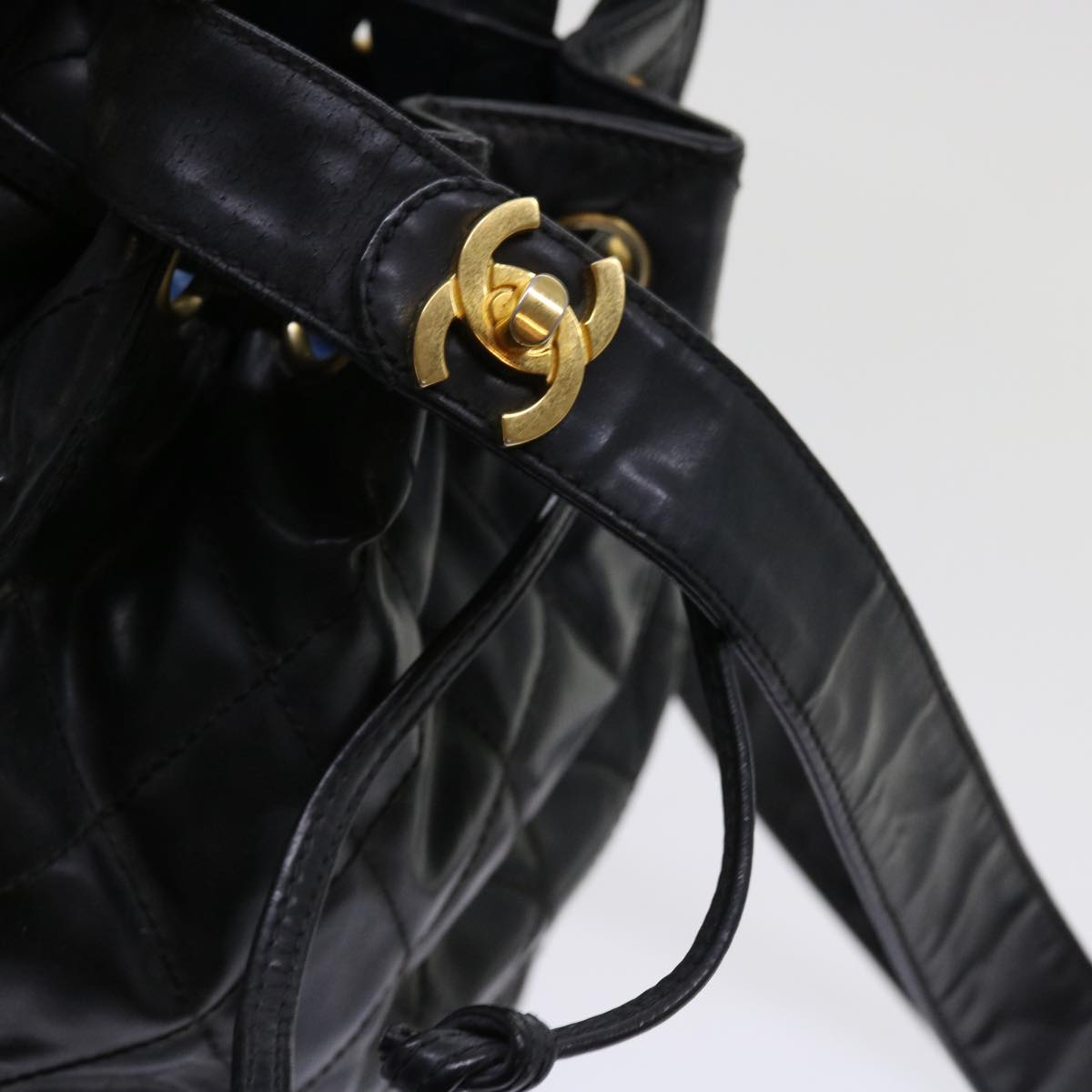 Top Quality Chanel Matelasse Shoulder Bag Patent leather Black CC Auth bs10560