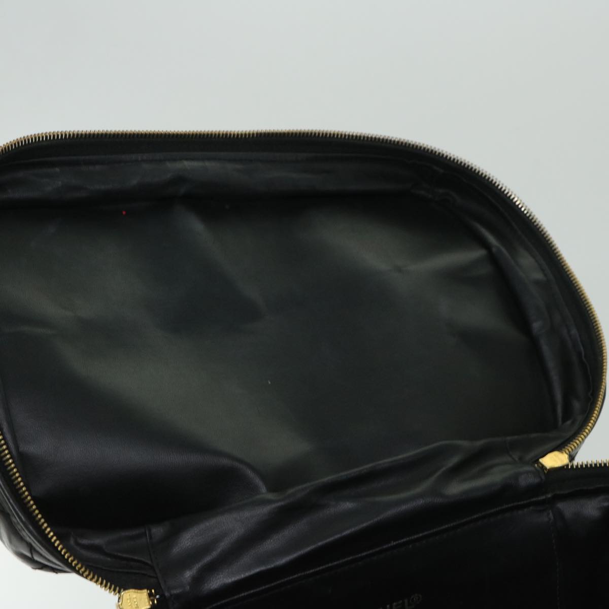 CHANEL Vanity Cosmetic Pouch Patent leather 2way Black CC Auth bs11283