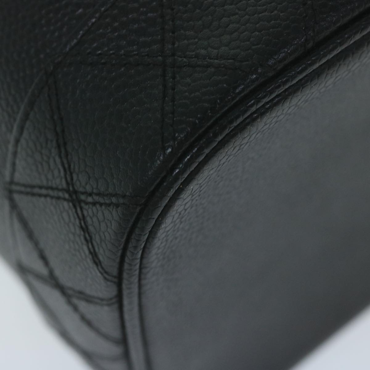 CHANEL Vanity Cosmetic Pouch Caviar Skin Black CC Auth bs11563