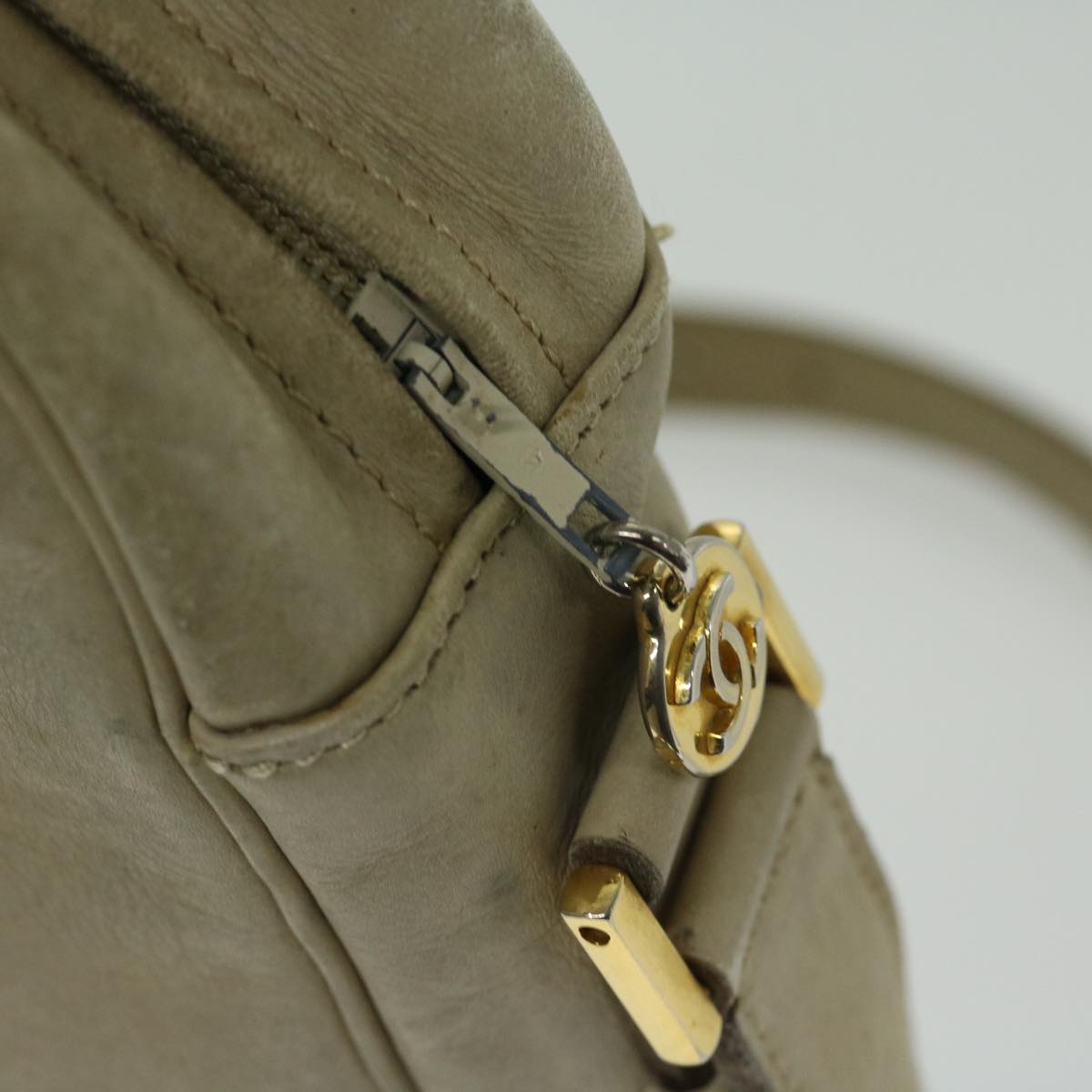CHANEL Shoulder Bag Leather Beige CC Auth bs12353