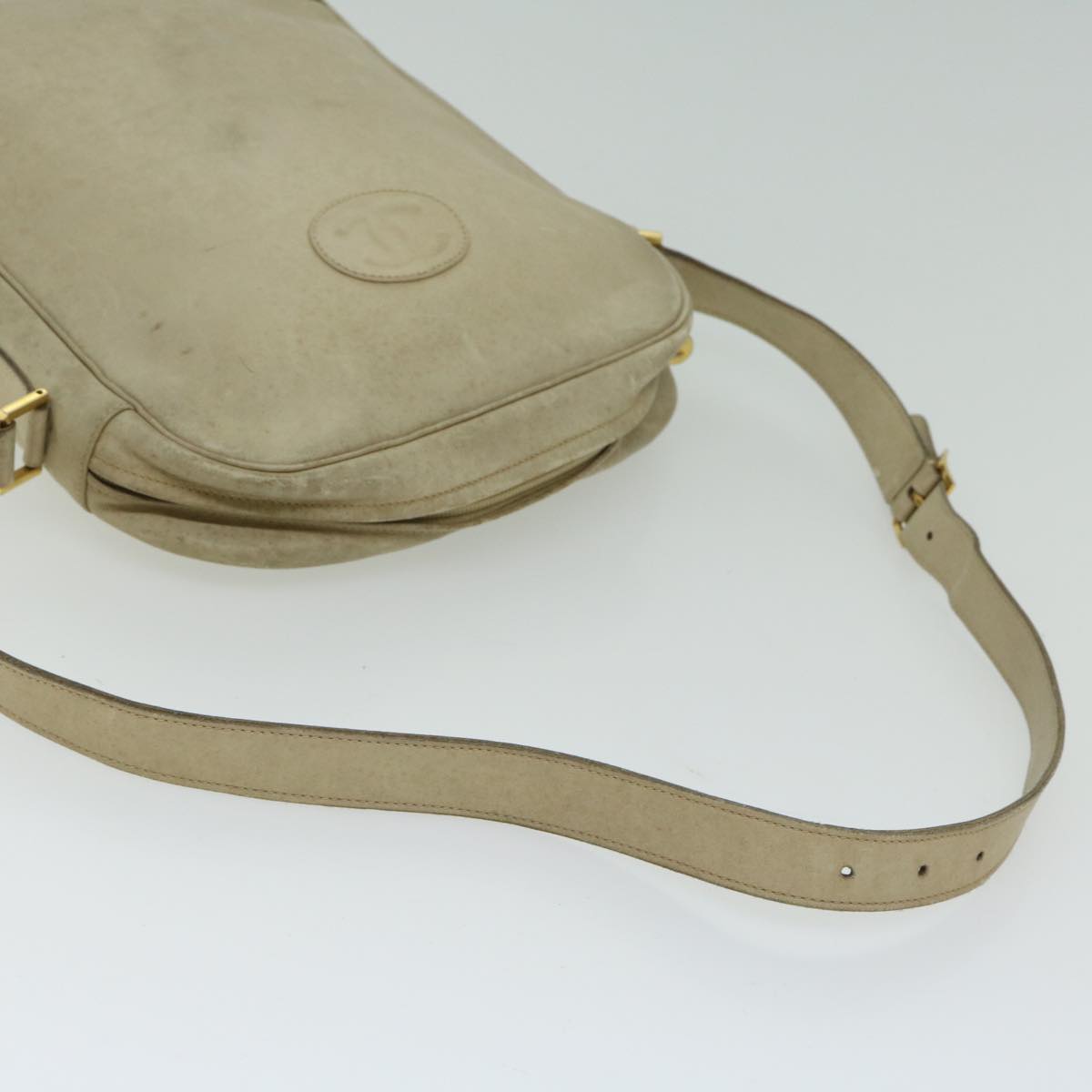 CHANEL Shoulder Bag Leather Beige CC Auth bs12353