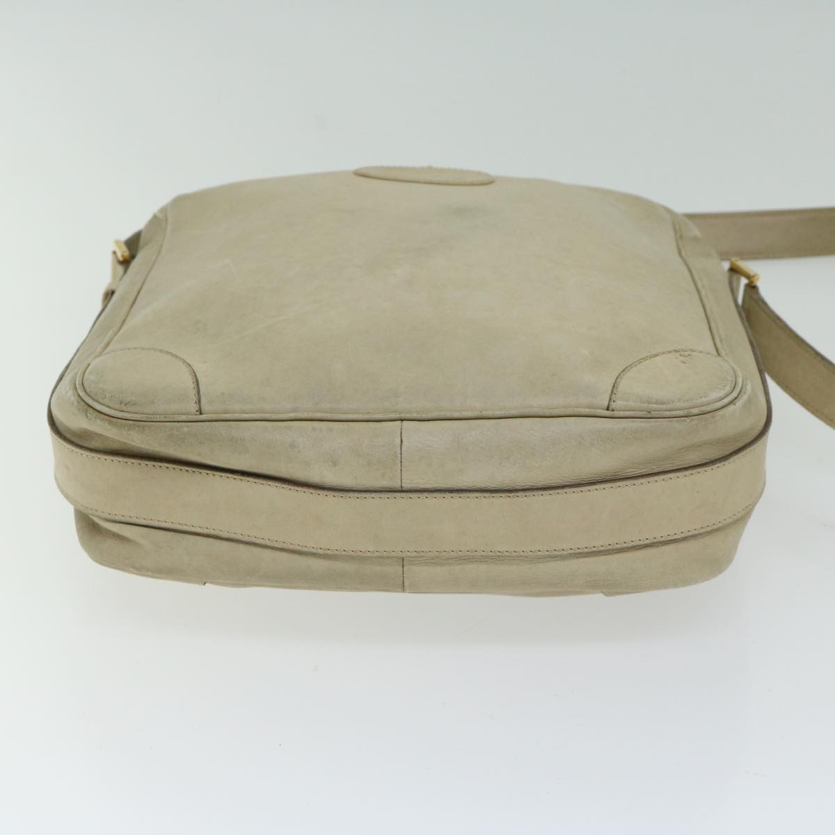 CHANEL Shoulder Bag Leather Beige CC Auth bs12353