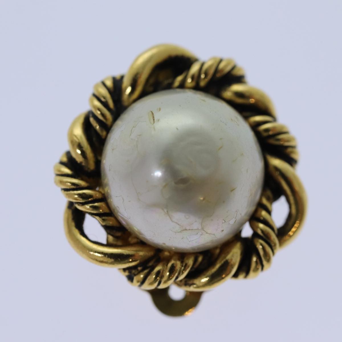 Top Quality Chanel Pearl Earring metal Gold CC Auth bs13495