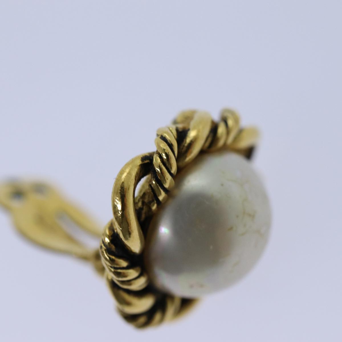 Top Quality Chanel Pearl Earring metal Gold CC Auth bs13495