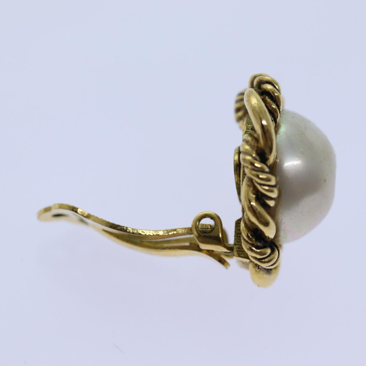 Top Quality Chanel Pearl Earring metal Gold CC Auth bs13495