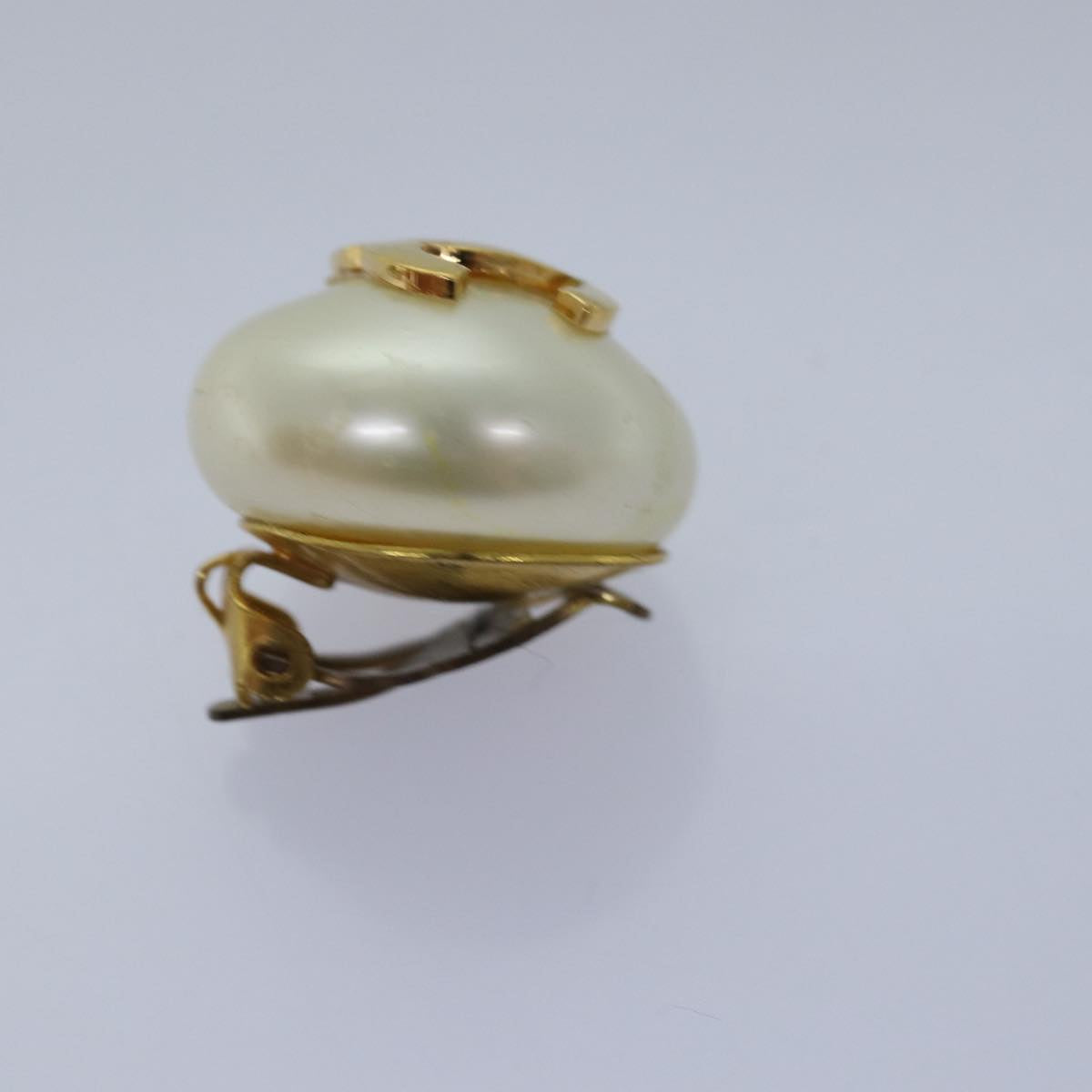Top Quality Chanel Earring Gold CC Auth bs14624