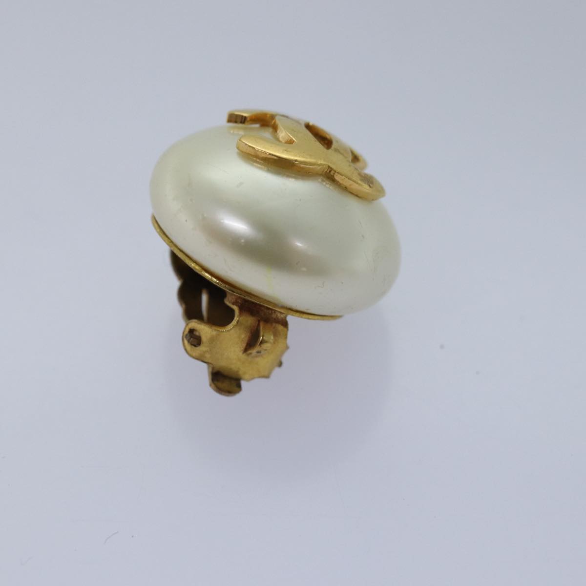 Top Quality Chanel Earring Gold CC Auth bs14624