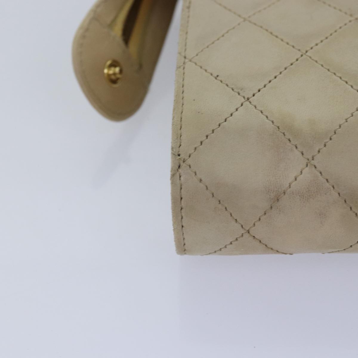 Top Quality Chanel Matelasse Chain Shoulder Bag Lamb Skin Beige CC Auth bs14983