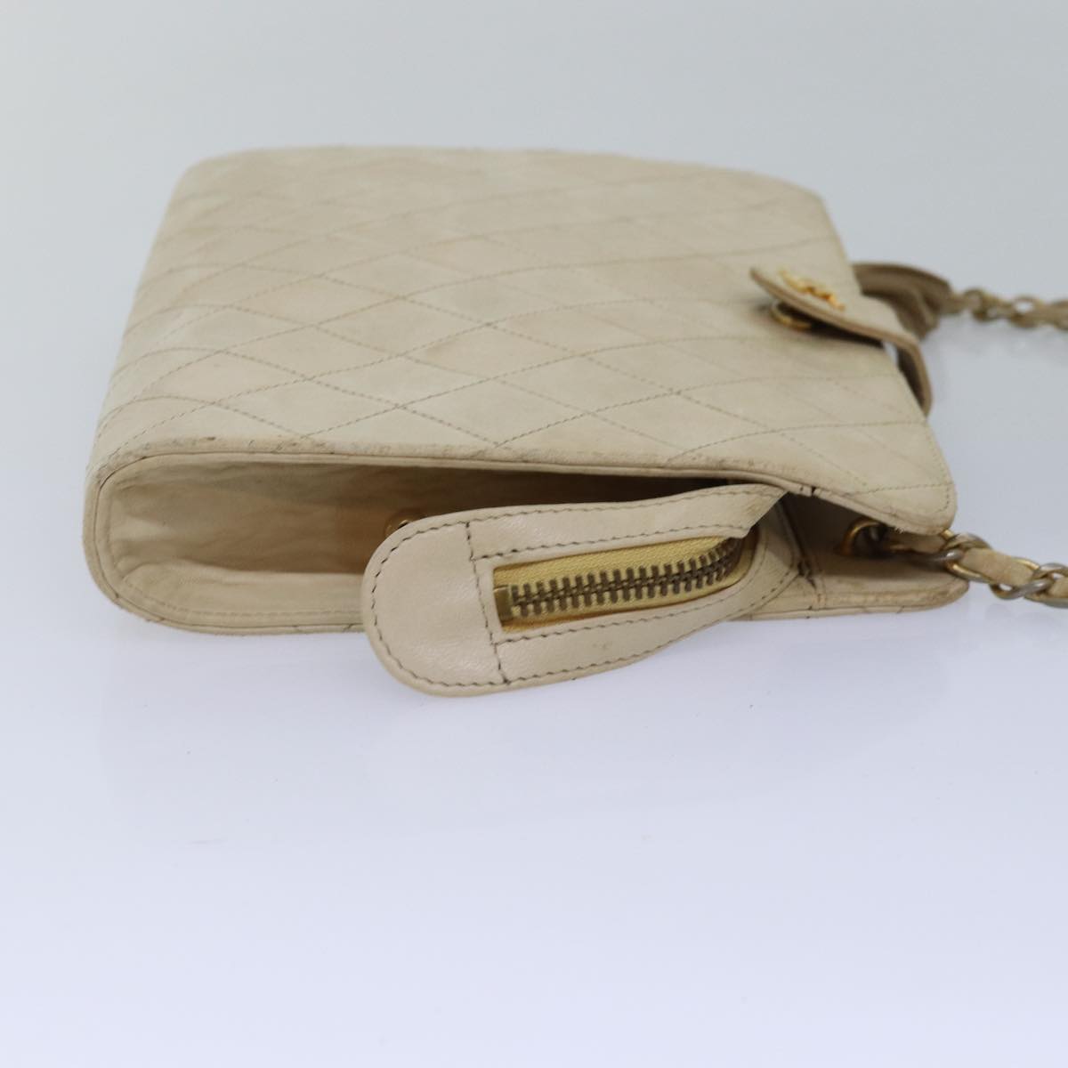 Top Quality Chanel Matelasse Chain Shoulder Bag Lamb Skin Beige CC Auth bs14983