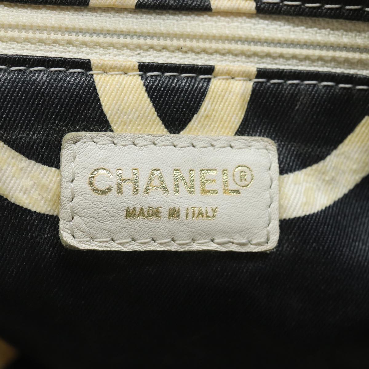Top Quality Chanel Matelasse Chain Tote Bag Raffia White CC Auth bs15861