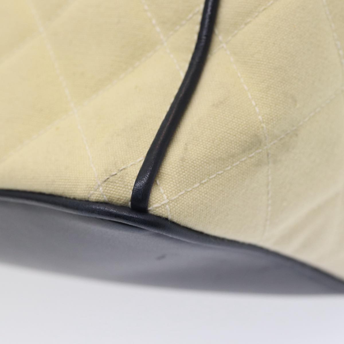 Top Quality Chanel Matelasse Chain Shoulder Bag Canvas Leather Beige CC Auth bs16006