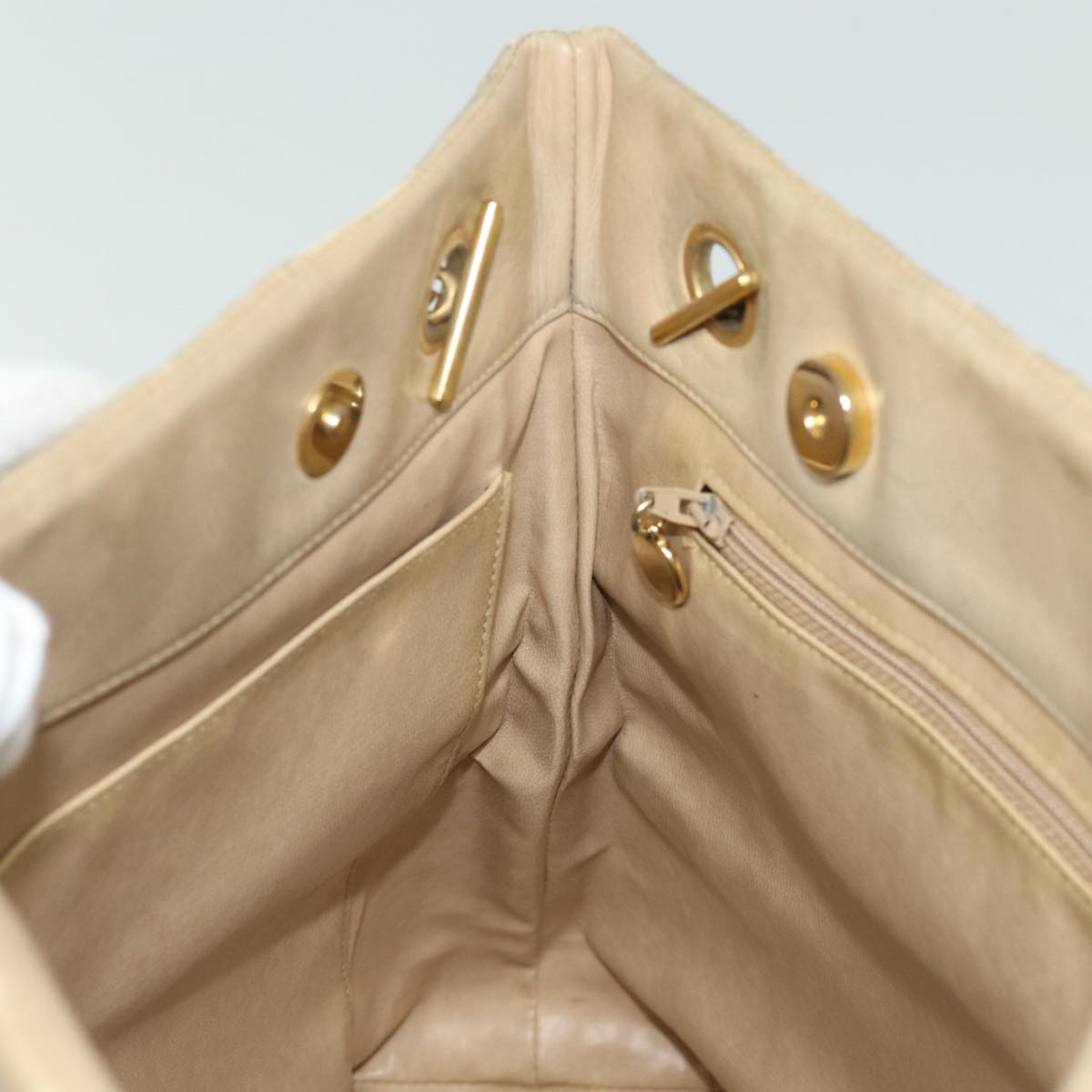 Top Quality Chanel Matelasse Chain Tote Bag Leather Beige Gold CC Auth bs16657
