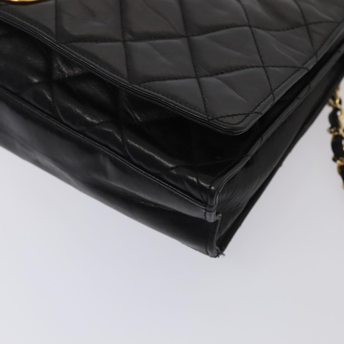 Top Quality Chanel Matelasse Chain Shoulder Bag Leather Black Gold CC Auth bs17124