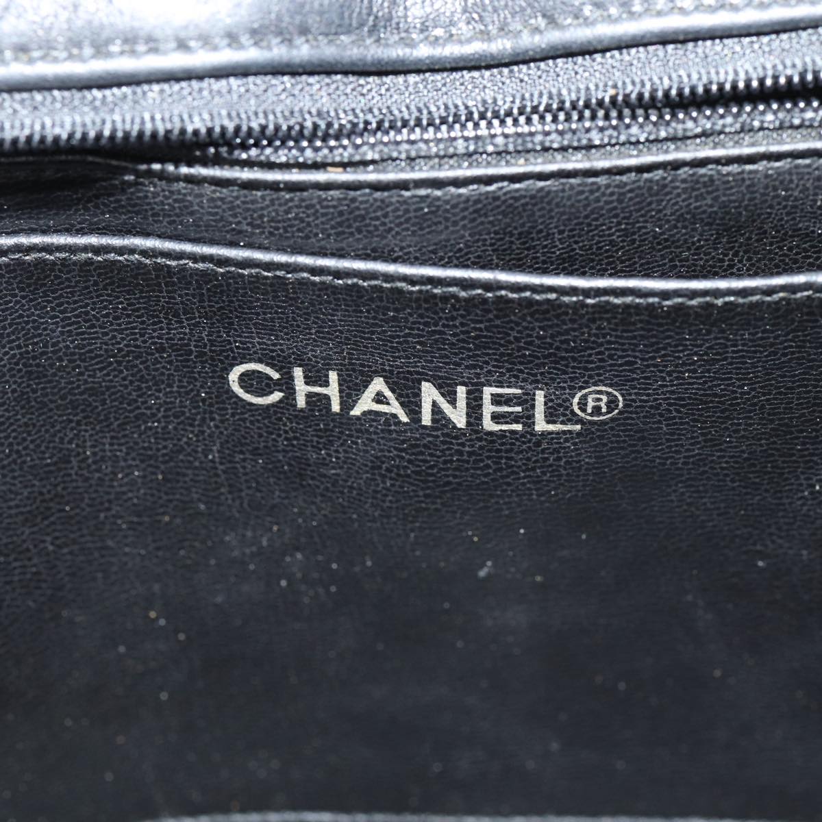 Top Quality Chanel Matelasse Chain Shoulder Bag Leather Black Gold CC Auth bs17124