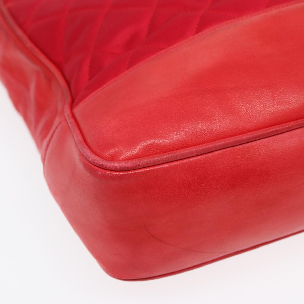 Top Quality Chanel Matelasse Chain Shoulder Bag Satin Red Gold CC Auth bs17153