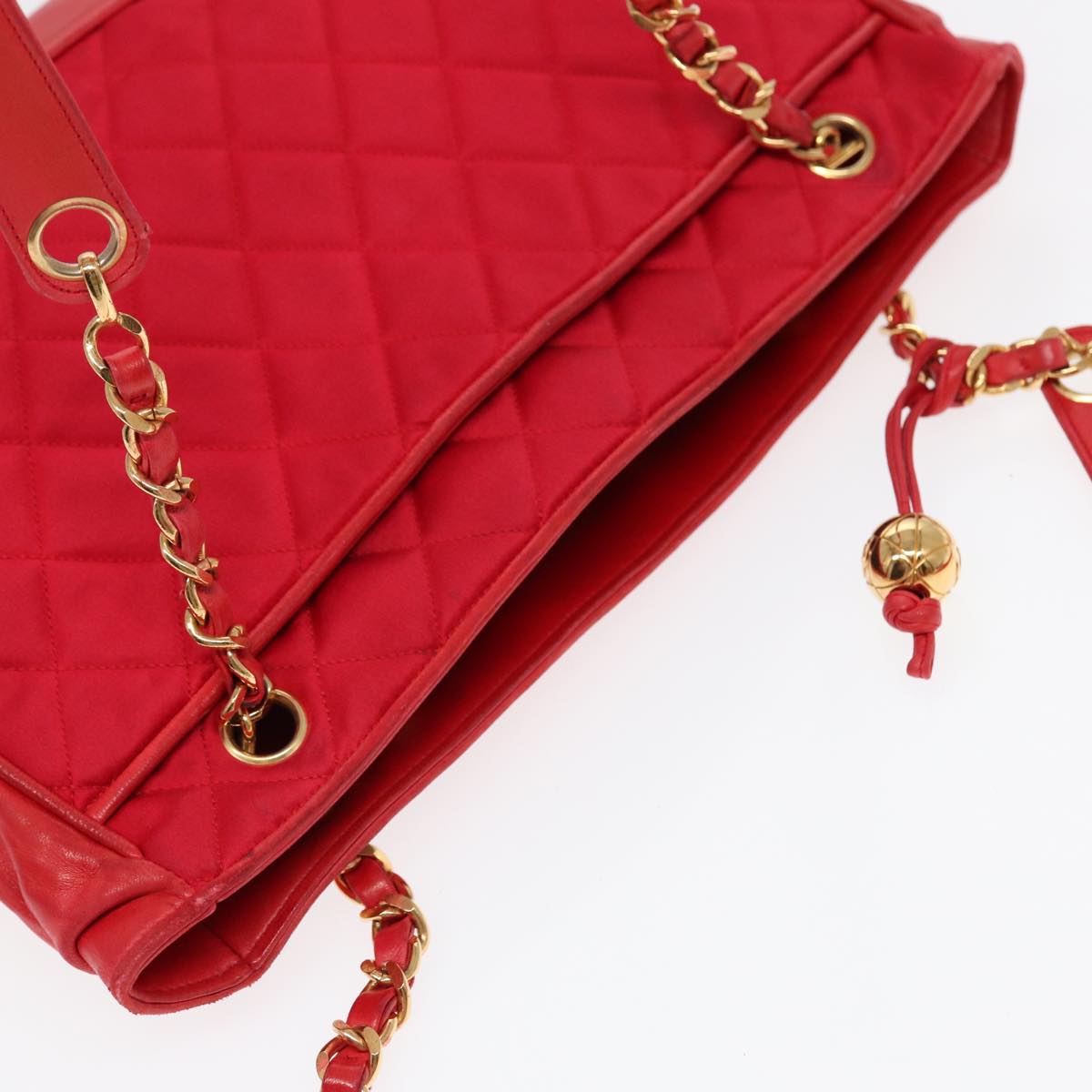 Top Quality Chanel Matelasse Chain Shoulder Bag Satin Red Gold CC Auth bs17153
