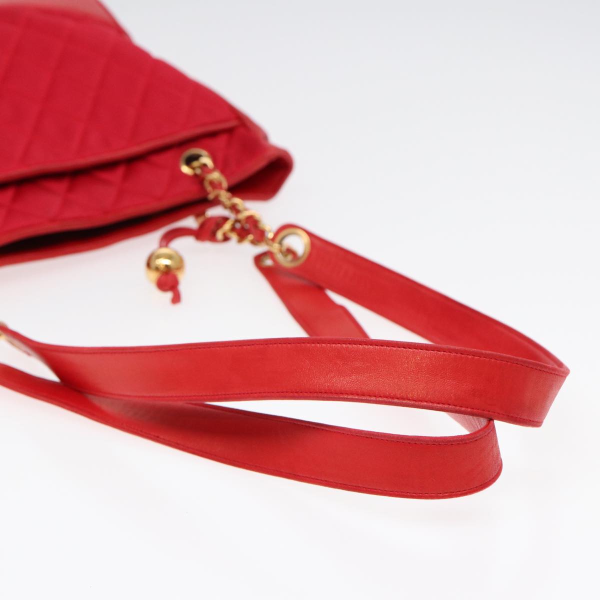 Top Quality Chanel Matelasse Chain Shoulder Bag Satin Red Gold CC Auth bs17153