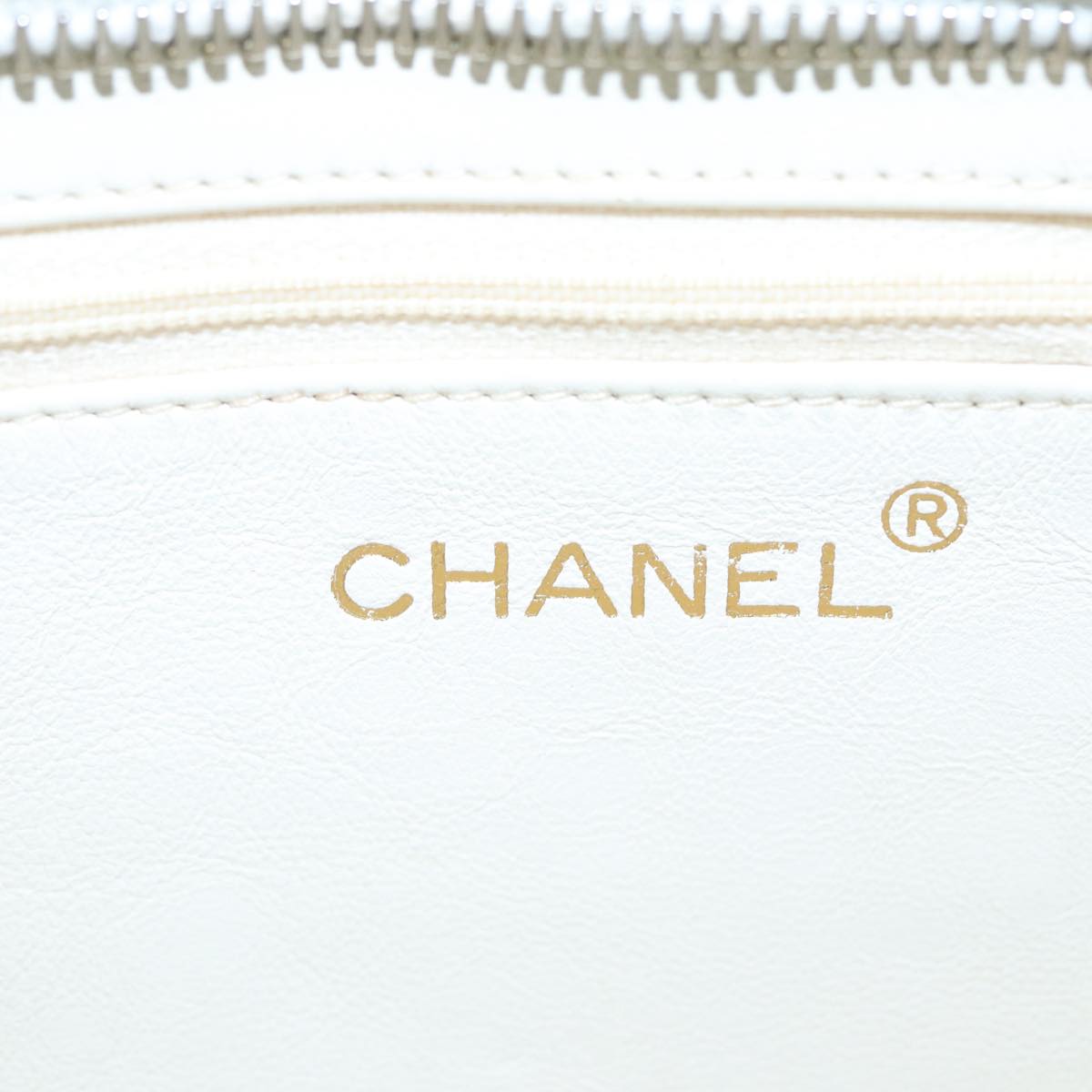 Top Quality Chanel Matelasse Shoulder Bag Lamb Skin White Gold CC Auth bs17156