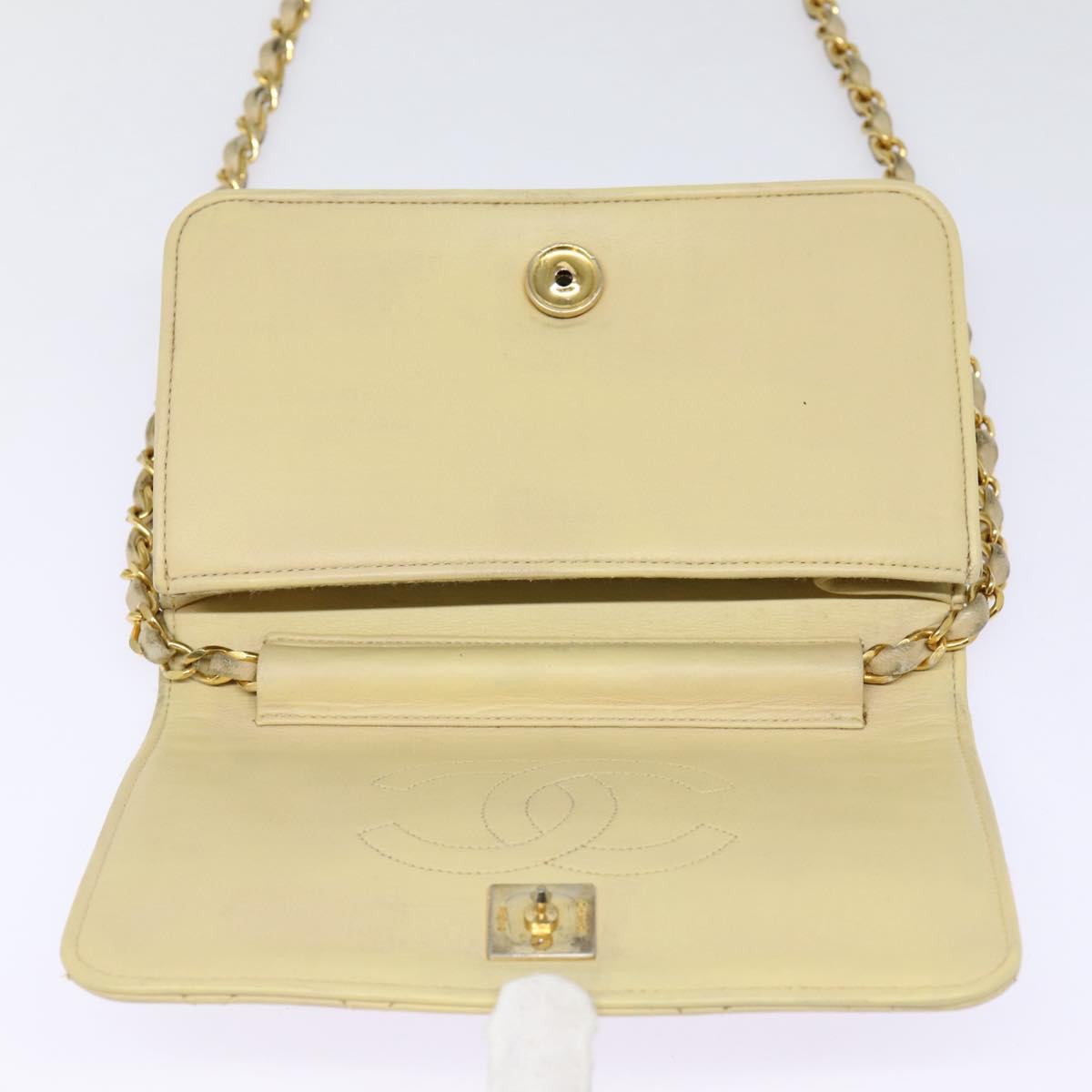 Top Quality Chanel Matelasse Chain Shoulder Bag Lamb Skin Beige Gold CC Auth bs17432