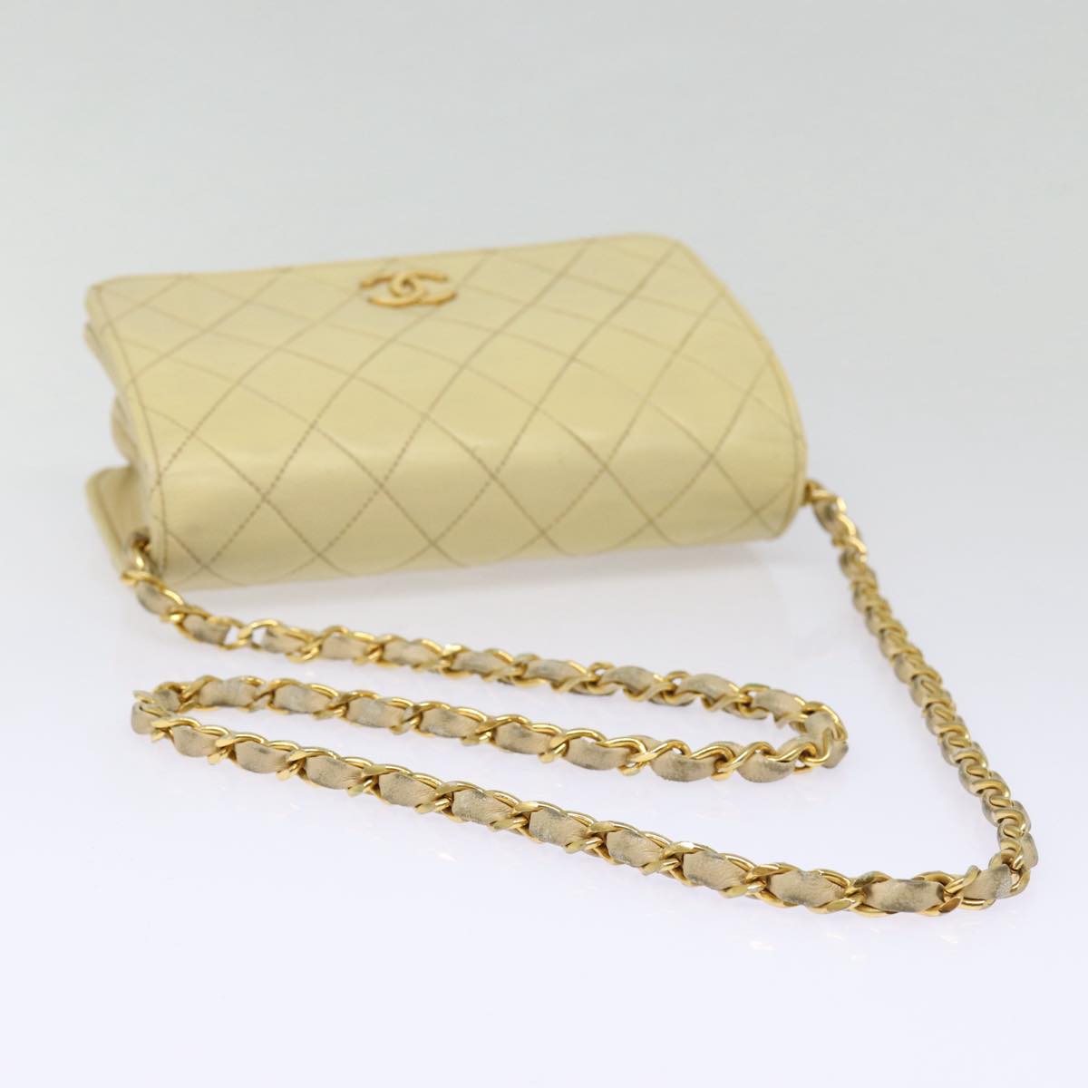 Top Quality Chanel Matelasse Chain Shoulder Bag Lamb Skin Beige Gold CC Auth bs17432