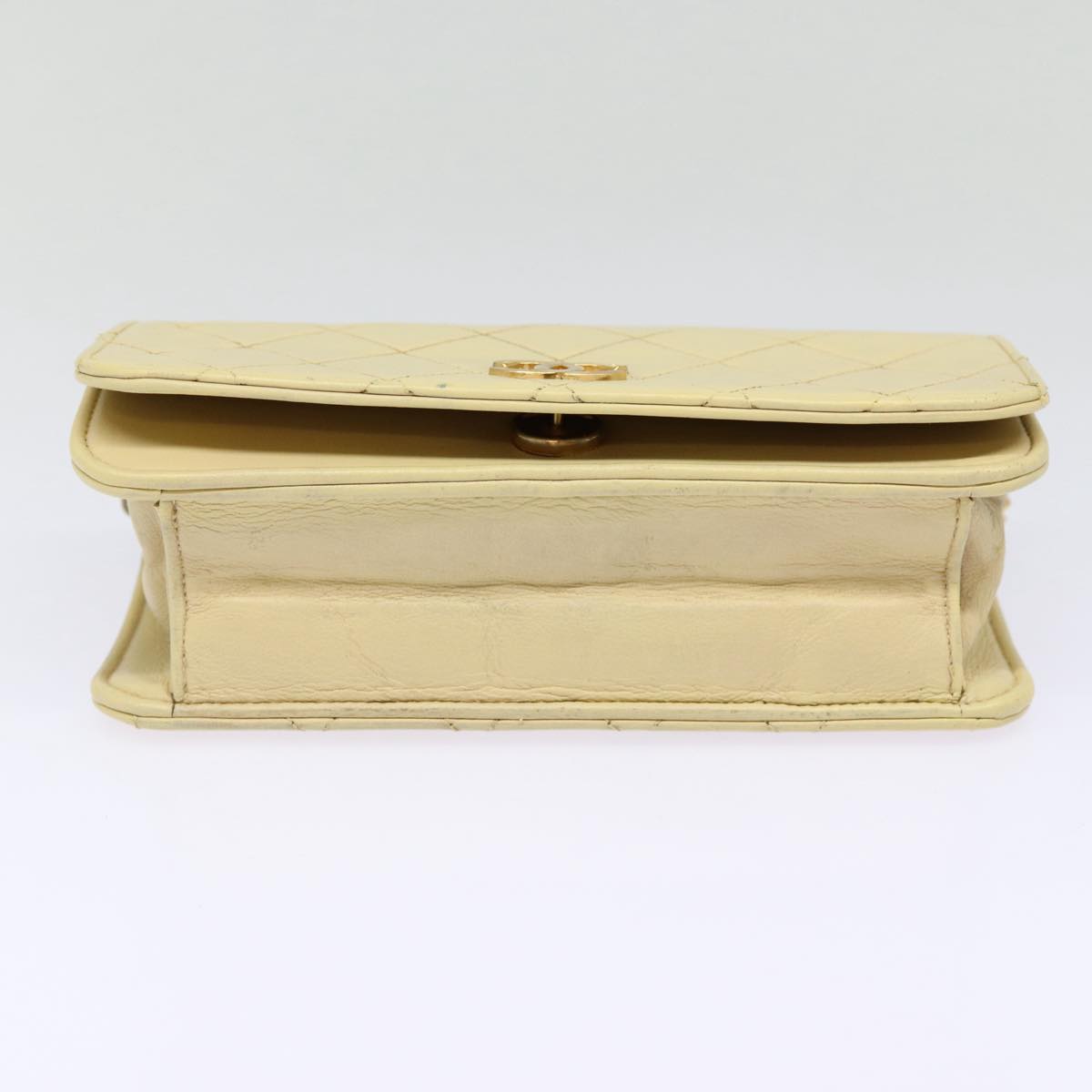 Top Quality Chanel Matelasse Chain Shoulder Bag Lamb Skin Beige Gold CC Auth bs17432