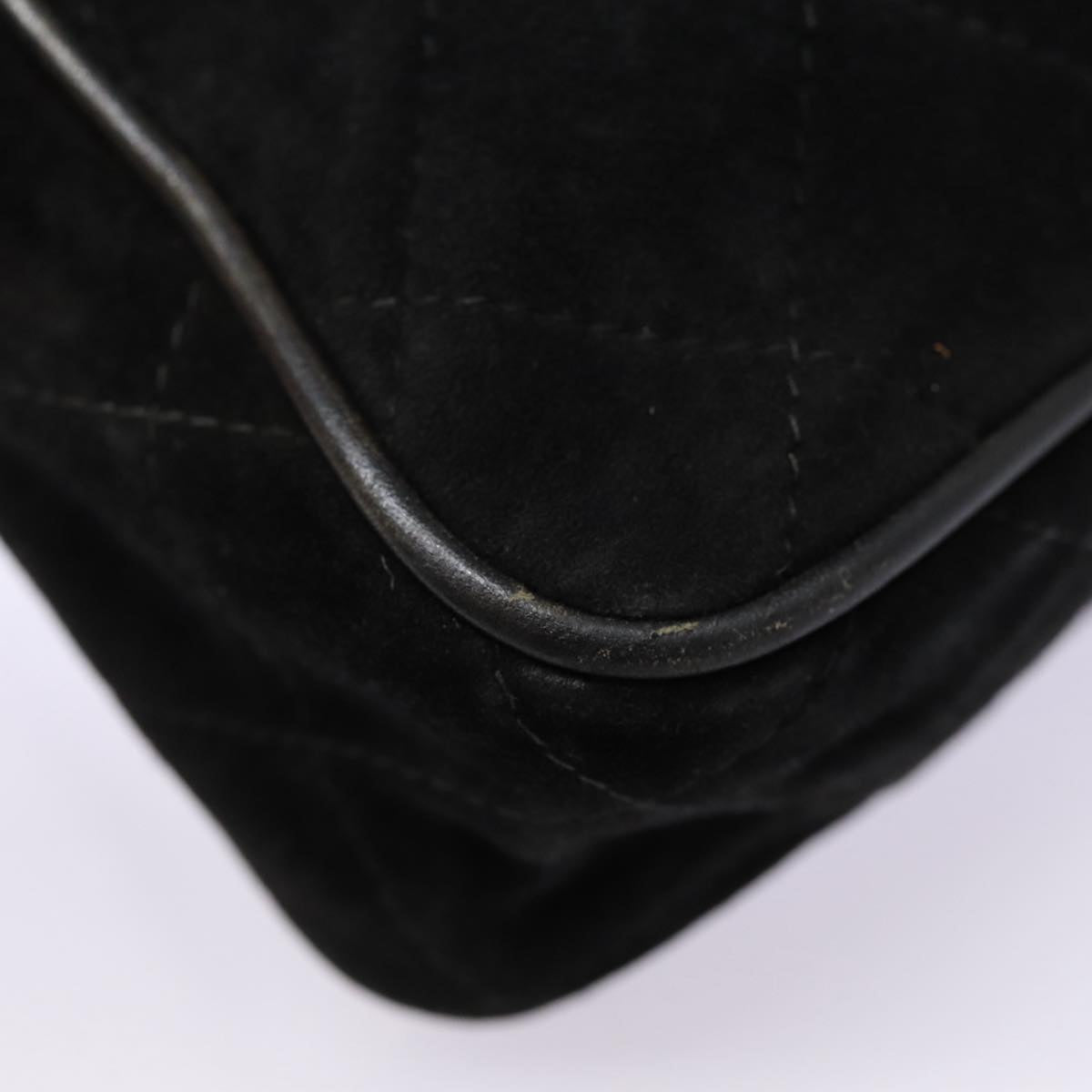 Top Quality Chanel Matelasse Chain Shoulder Bag Suede Black Gold CC Auth bs17434