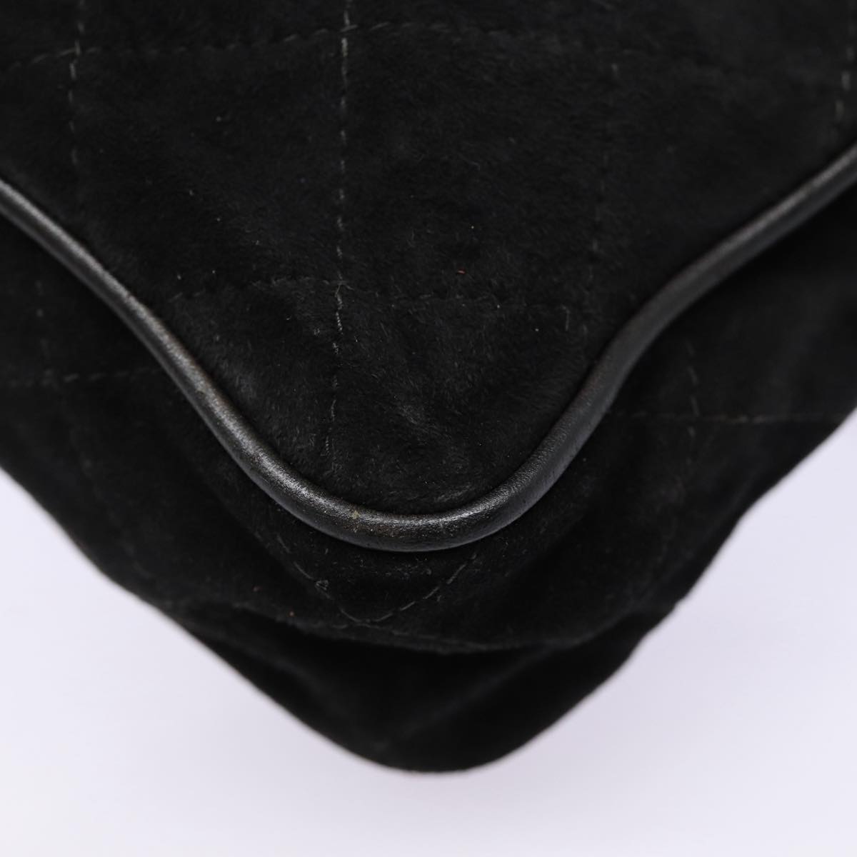 Top Quality Chanel Matelasse Chain Shoulder Bag Suede Black Gold CC Auth bs17434